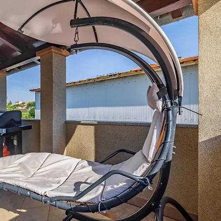 Seasons Apartment Pula