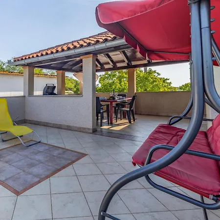Apartament Seasons *
