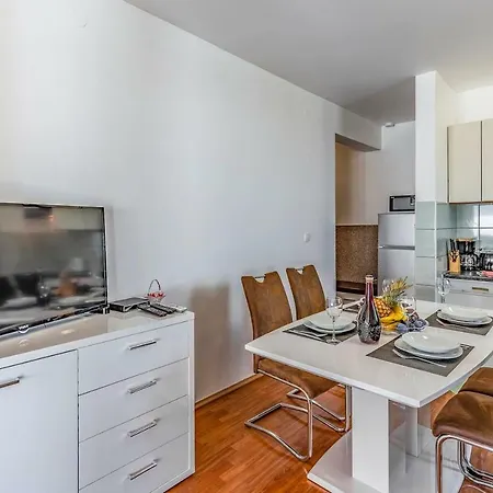 Seasons Apartament Pula