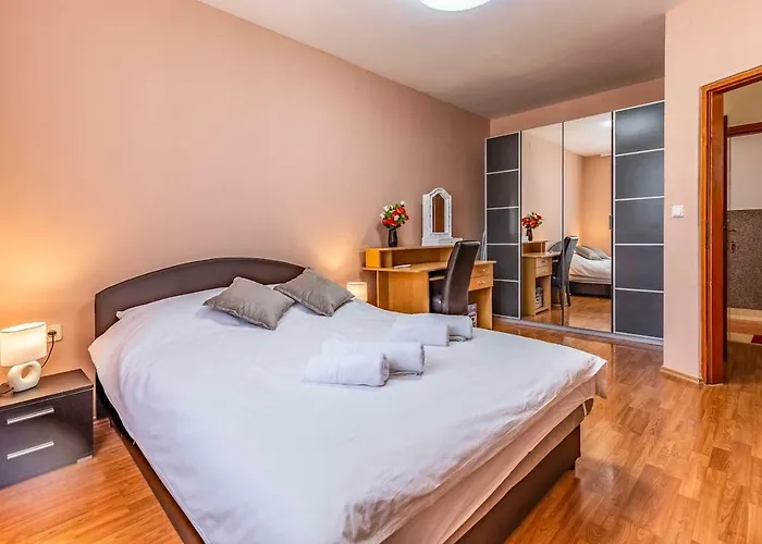 Seasons Apartman Pula